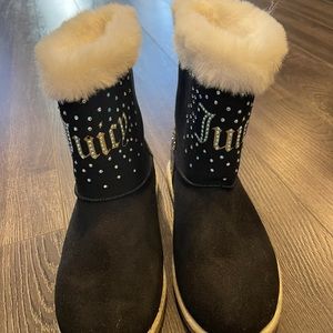 Juicy couture girls shearling boots brand new